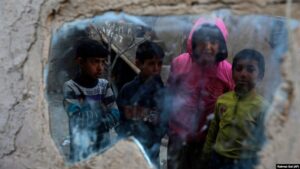 Read more about the article Charity Says 300,000 Afghan Children Face Illness, Death In Freezing Conditions