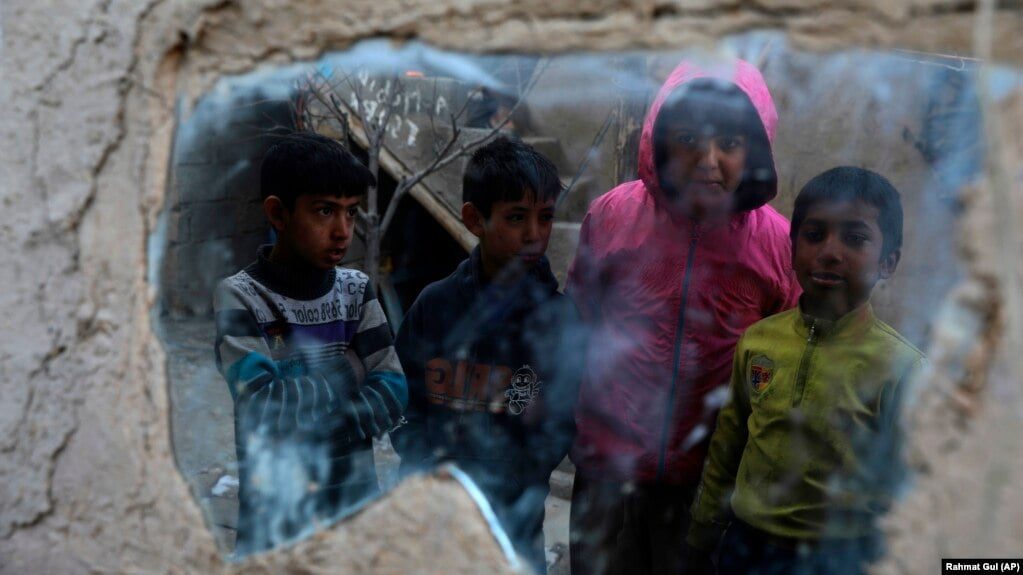 Charity Says 300,000 Afghan Children Face Illness, Death In Freezing Conditions